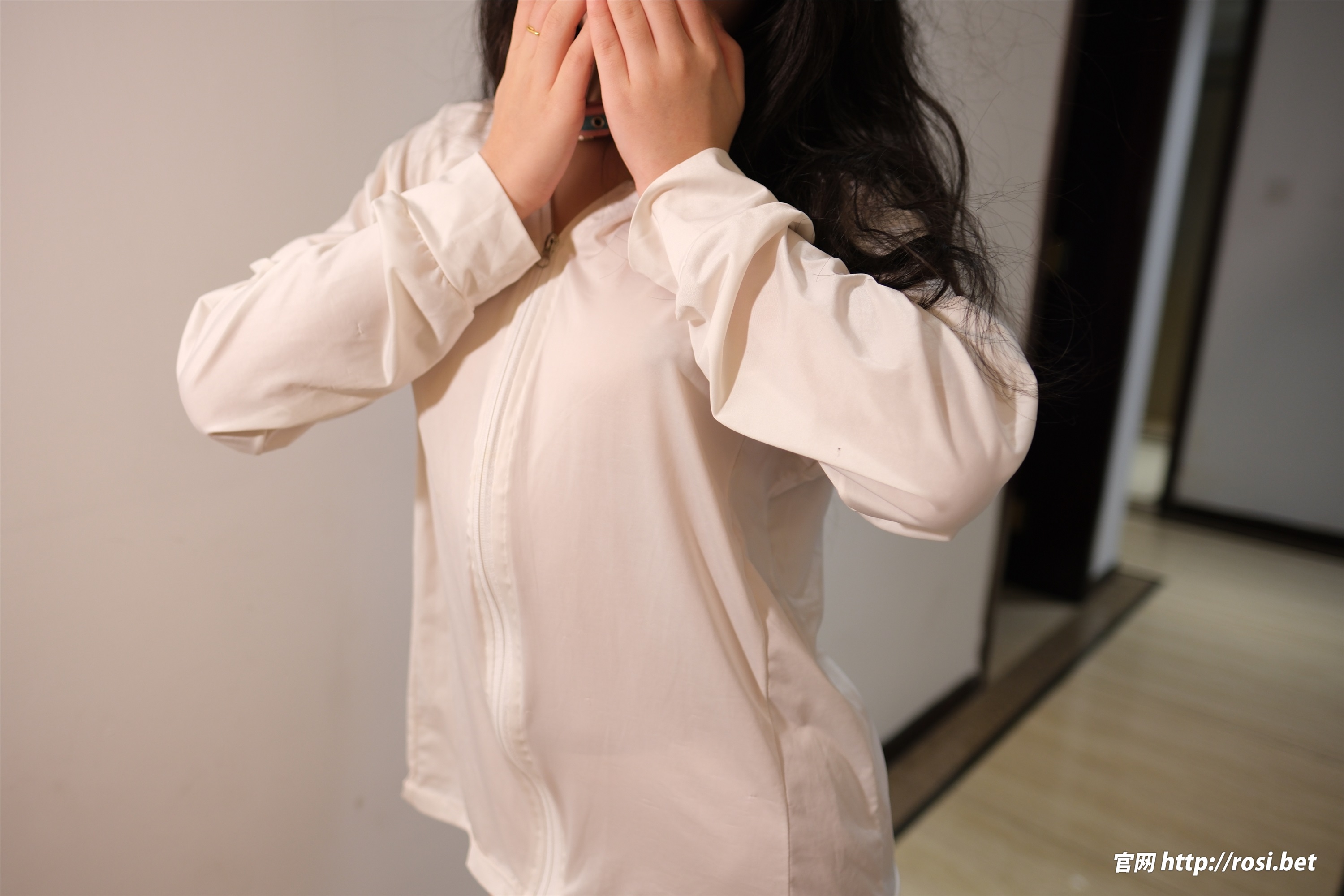 ROSI写真 2025.11.23 NO.5102